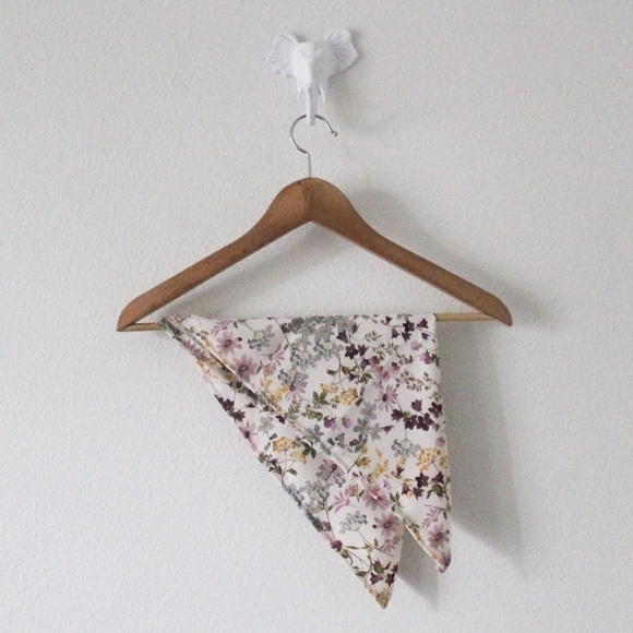 NWT Handmade Floral 18” x 18” Scarf L1045 - Picture 7 of 9